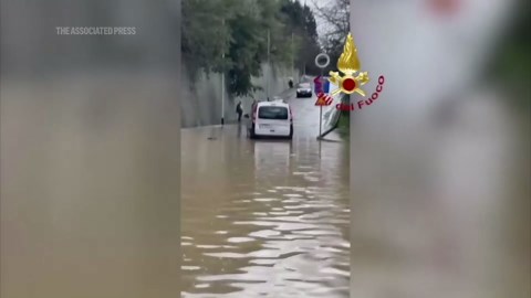 Florence and Pisa on alert as flooding hits northern Italy