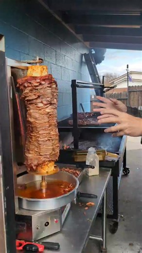 🔴Live Happening in Redding Now GRAND MONDAY | Dec 8 | Tacos Las Espadas | OG Tacos Al Pastor | 📍2151 Market St, Redding Tacos Las Espadas is gearing up for their big GRAND OPENING on December 8th, but we couldn’t wait… so we’re here today giving you all a first look! 🌮🔥 This new spot on Market Street is already bringing the good vibes — fresh tacos, authentic flavors, and a crew that’s excited to welcome Redding in. If you’ve been craving something new in town, this is it! Their grand openin