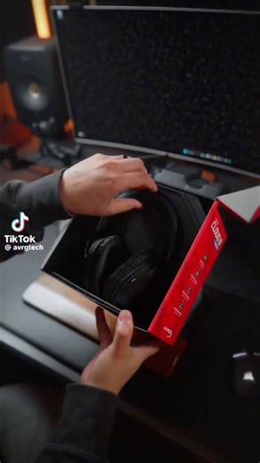 The Hyperx cloud 3 S wireless headsets #gaming#tech