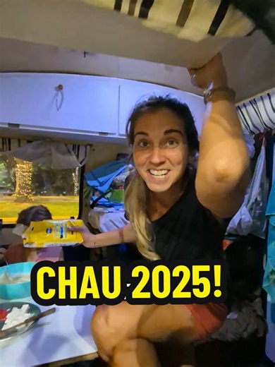 🔥 QUE AÑITOOOOO que se nos VAAA 🤩! A la distancia y sin saber donde estaremos mañana 31 😂, les mandamos el MAS GRANDE de los abrazos!!! Gracias por el aguante, por cada mensaje, por acompañarnos en esta hermosa AVENTURA !! 🙌 Se los quiere mucho, aunque con la mayoría no nos conozcamos en persona!!! 💪 Vaaamooooo locoooo!!! #FamiliaViajera #VanLife #motorhome #vantrip #venezuela