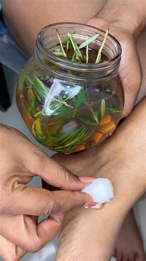 Mix rosemary with avocado seed