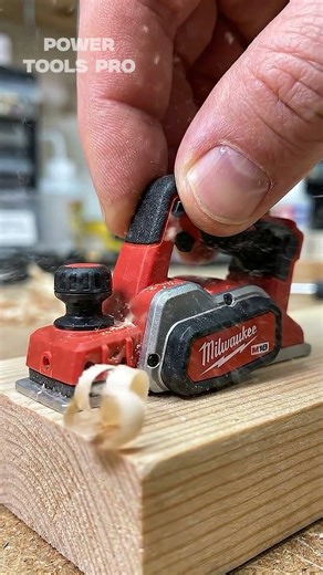 Wood Planer by Milwaukee part 1