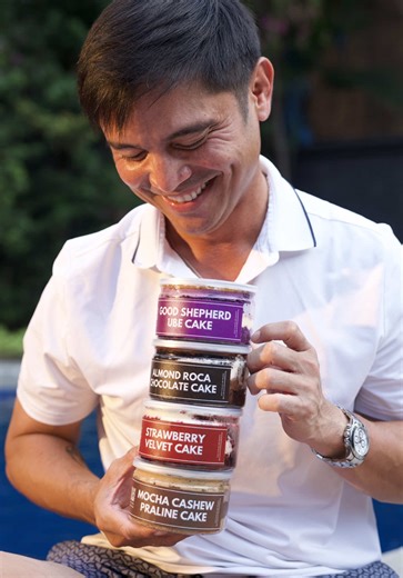 Fun to eat, easy to keep, now in a can! Cool down with something sweet this summer! Your favorite MARVIN cakes is now perfectly chilled and ready whenever cravings hit. Order now for pick-up or delivery. 👉 marvinskitchen.tablevibe.co 📞 0917-187-4146 #marvin #cakes #marvincake