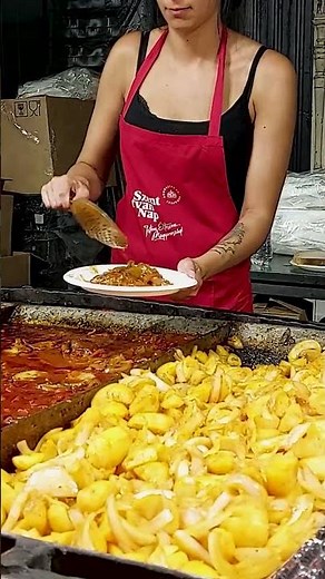 Delicious Hungarian cuisine! Street food in Budapest