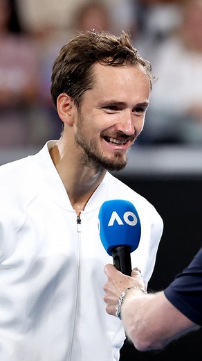 How to return serve like Medvedev