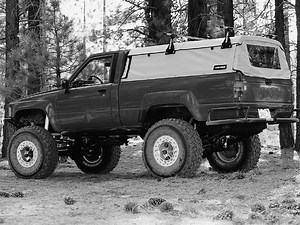 Soft Top Toyota 4Runner - Under Cover - Tech