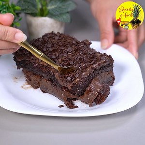 531K views · 6.6K reactions | Aprenda a fazer esse bolo e todo mundo vai te pedir a receita! Super fácil de fazer, só não é rápida! | Receita e-fácil | Facebook