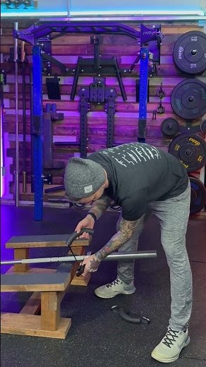 DIY t-bar row! Quick set up and super effective #diyhomegym #garagegym