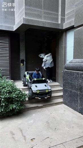 Remote Control Big Size Jeep 4 × 4 RC Car Driving #rubicon #automobile #rc #jeep #rccar