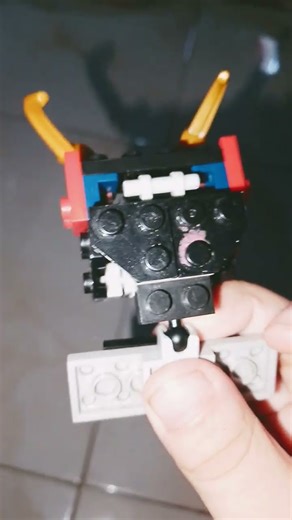 Lego mech head