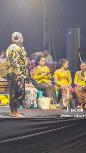 Tom and Jerry: Nulik Inces vs Bambang Balowo