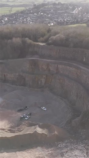 Ifor Williams Trailers Ltd on Instagram: "Durable. Reliable. Unstoppable. 💪 Galvanised steel construction and leaf spring suspension make these trailers tough enough to handle quarry floors, rough terrain, and unforgiving conditions with ease. 👉 Power up your workday today by contacting your nearest approved distributor. #IforWilliamsTrailers #BuiltToLast #MadeInWales #TrailerTough #GH #Tipper #IWT"