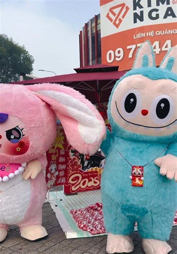 labubu chọc ghẹo Baby Three #mascot #hottrend #votri #labubukhonglo #sukienthieunhi #chothuemascot #xuhuong #mascotkhonglo #funny #mascotcapybara #mascotlabubu #labubu #capybara #popmart #mascot #hottrend #votri #labubukhonglo #sukienthieunhi #babythree #mascotbabythree