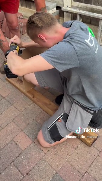 Preparations for @Edinburgh Festival Fringe @theSpaceUK are well underway! Catch us at theSpace @ Venue 45 from 8th-23rd August 🎟️ #set #diy #musical #musicaltheatre #paint #autism #imautistic #edfringe #genuinelyconfused #fundraising @Genuinely Confused Theatre Co.