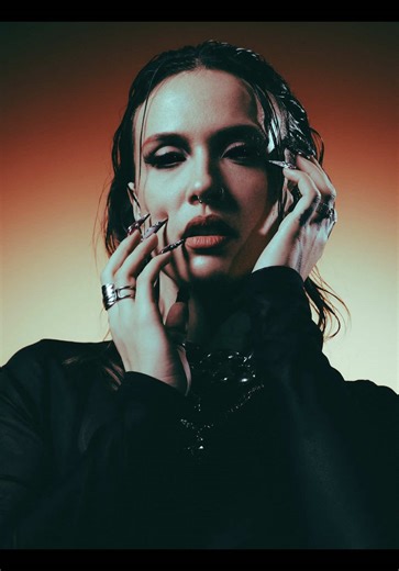 Merci à toutes les salles qui nous ont accueilli et qui vont nous accueillir cette année🔥🔥🔥 Franchement ma vie elle défonce et c’est grâce à vous, c’est de la folie🥹🥹🌸 Merci à @furaxtour @ouvrecestgauthier @lauralaurasc @djiulz @said_codn @nathan.raylesolliec et toutes les personnes qui participent et qui ont participé de près ou de loin à ce projet et à tout ce qui arrive. On se voit le 10.09 Ps : photo couvoar @akahowl et makeup par @gaia.muah