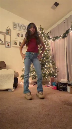 Bellatrix Castillo on Instagram: "Love this song and this dance!!! i was a little late to it tho lolll!! #dance #stateside #zaralarson #yay"