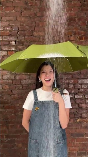 it's snowing inside.... and tomorrow too!