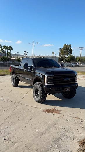 Carli Suspension and HD Truck Accessories on Instagram: "Head to the CJC YouTube to check out the full build feature on this @carlisuspension 5.5” EVenture equipped 23 Super Duty on 40” Toyo MTs. This truck is a neck breaker!"