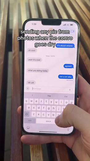 Smartphone Photo Sharing Techniques for Conversations