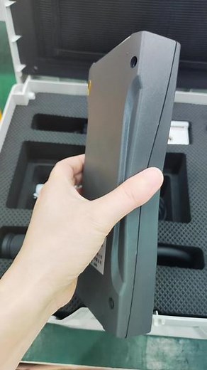 高端版的功能比较全面，具有时域图谱功能，可设定采样周期数，可生成PRPD，PRPS图谱。具有放电分析诊断功能，可根据放电图谱特征分析放电类型。还可实时分析显示测量结果，还具有放电报警功能。好产品值得信赖🌸#检测设备 #车间实拍 #局部放电检测仪 #国家电网 #电力工程