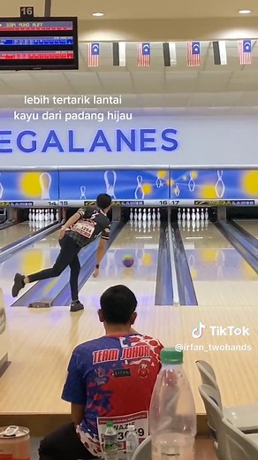 betul ke camni ? #fyp #bowling #twohands #fypmalaysia