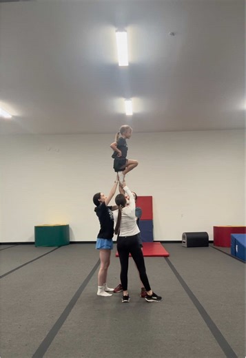 Working inversion half turns to prep lib!🤩💪 #cheer #cheerleading #cheerstunts #stunt #fyp