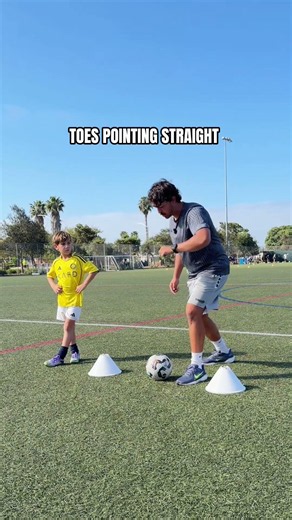 This is how I teach my players how to pass the ball