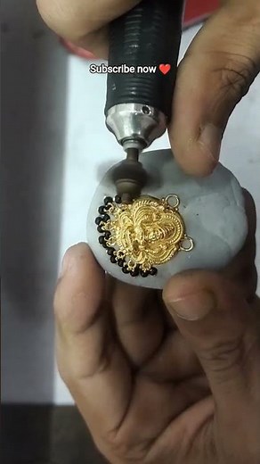 Hand cutting Gold Locket jewellery design #shortvideo #vrailvideo #trendingjewellery