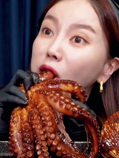 Spicy Octopus 🐙 Seafood Boil with Oysters | ASMR Mukbang Ssoyoung