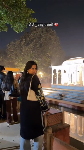 Ashangi Maurya 🌙 on Instagram: "Mai tenu yaad awangi 🫠❣️ . . . . #instareels #trendingnow #instadaily #lucknowgirl #sadreels"