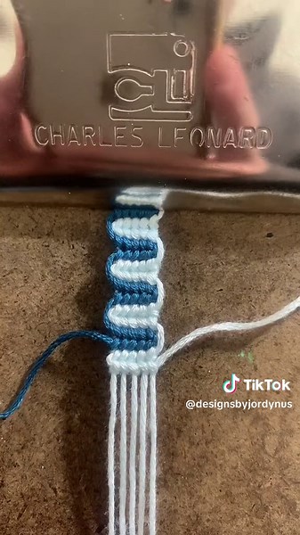 Pretty Baby Blue Vertical Wave Friendship Bracelet Tutorial