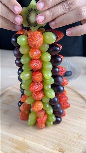 DIY Edible Fruit Tree Centerpiece! 🥝 #FoodArt #PartyIdeas #FruitHacks