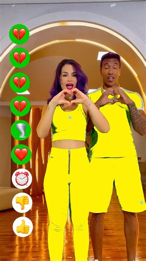 Quantas vezes nossa roupa mudou de cor? 💛✨ ‪@ApolloSant‬ #viral #tutorial #entertainment