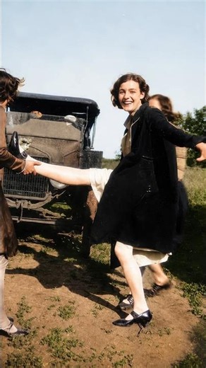 Busy Bees Buzzing By: A Vintage-Inspired Novelty Swing Song | HD Colorized Photographs