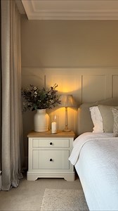 Bedroom details I chose warm and neutral paints and fabrics in here to create a feeling of calm and cosiness. Lots a different textures and soft lighting help to add more warmth and counter the open landscape beyond. I’ve listed the details below. Happy Saturday 🥂 Paint colours Walls: @farrowandball Skimming Stone Wall panelling: @littlegreenepaintcompany Slaked Lime Mid Bedside tables and bed (discontinued): @nextofficial Chair: @theenglishsofacompany Boden Rug in Ivory: @asiatic.london Delphi
