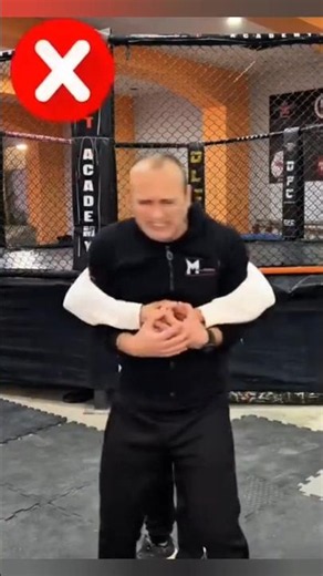 "How to Defend Yourself Against a Bear Hug from Behind" 066 #martialarts #taekwando #selfdifence