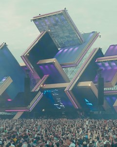 I’ve enjoyed playing this track sooo much. Vidmahe, the third track of my upcoming album, will be out soon on KNTXT 💣🧨 https://charlottedewitte.com/album | Charlotte de Witte