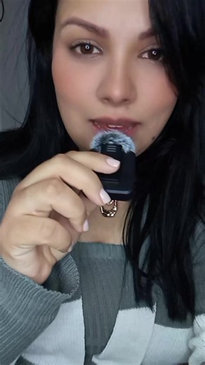 Estou tentando sair um pouco da rotina, descontrair, conhecer melhor quem me acompanha e interagir mais com vocês. ❤️ Então me respondam: aquarianos realmente têm dificuldade para admitir que erraram ou isso é só fama? 😂 E antes que alguém venha brigar comigo... eu sou geminiana. 😌🤣 Deixa sua opinião nos comentários, quero conhecer vocês melhor! #Signos #Aquário #Gêmeos #Humor #Interação