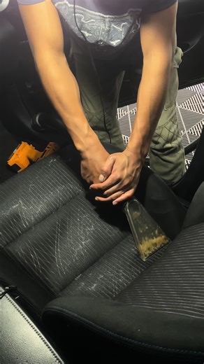 Deep Cleaning Your Car Interior: A Step-by-Step Guide