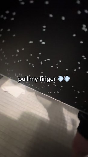 Nah bro has no social anxiety 💀#fyp #viral #foryoupage #school #skit #funny #bathrrom #pullmyfinger #meme #weird