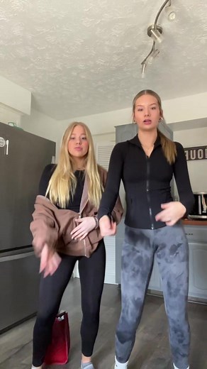 molly (@molly.petersonn)’s videos with PLEASE X EM OUT - PhillygoatSpence🐐