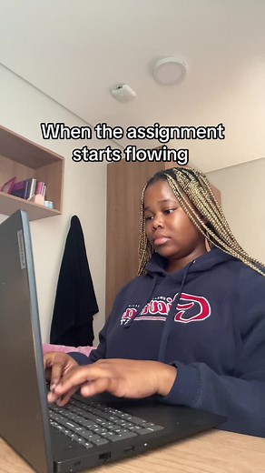 To start tho😭✋🏼#foryoupage #trend #foryou #viral #fyp #trending #relatable #tiktok #uni