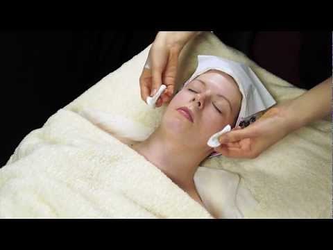 How to give someone a Basic Facial Cleanse - Tutorial