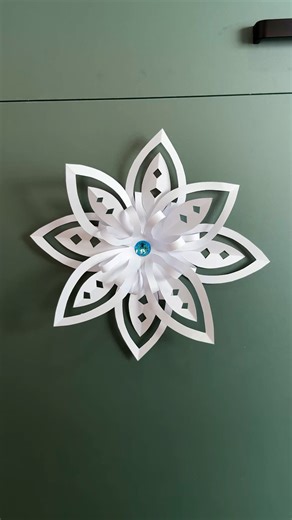 3D Christmas Paper Snowflake | Magic Hands Creations