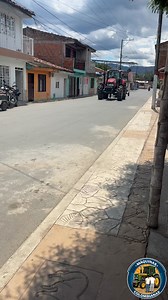 104K views · 1.5K reactions | Tractor  CASE FARMALL 130 pasando por el pueblo #maquinarioagricola #caseih #farming | Maquinas Colombianas | Facebook