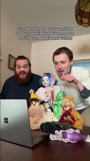 Watching 2016 Clown Sighting Videos with My Clown Collection 🤡😰