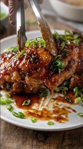 🍯 Sticky Honey Garlic Baked Chicken Thighs