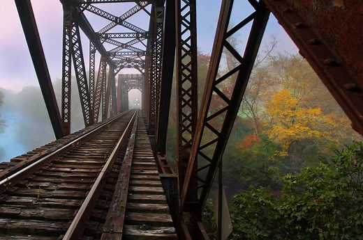 This Scenic Train Ride Is One of the Best Ways to See Fall Foliage in the U.S. South—With Open-air Cars and Riverwalks in Charming Small Towns