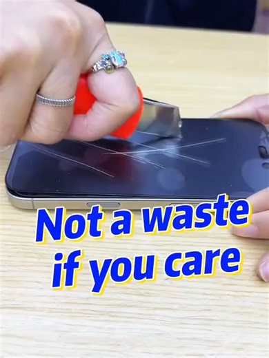 Can’t scratch it with clippers—that’s real durability! 💅🔧 Hardness test / Scratch resistant / Durable Tags: #TemperedGlassChallenge #tiktokmademebuyit #unitedstates #screenprotector
