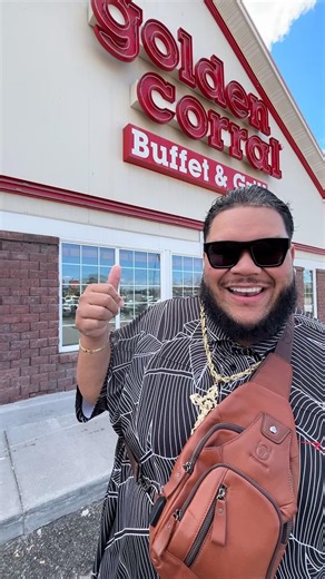 Just touched down in Anchorage, Alaska! First stop… Golden Corral? 👀😂 See y’all at Sundown 😉